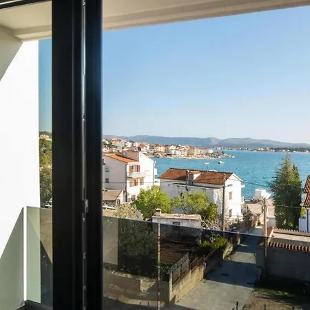 Andrea * Brodarica (Sibenik-Knin)